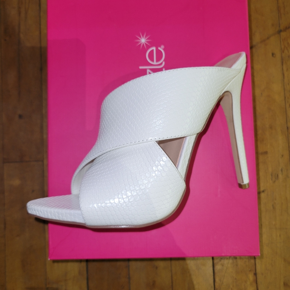 White heel sandals
